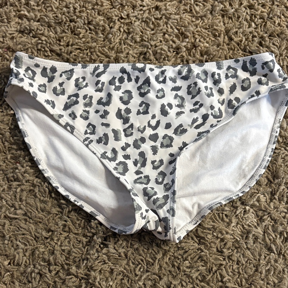 Leopard Print Bikini Set - Picture 2 of 7